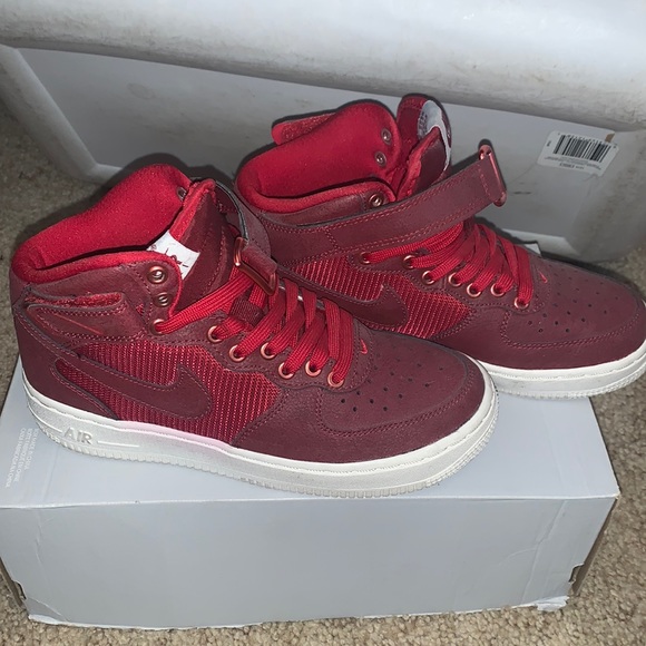 Air Force 1 Mid - Picture 1 of 5